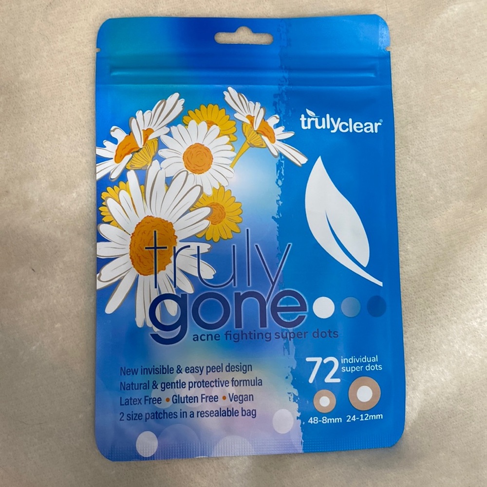 >>Truly Clear Truly Gone Hydrocolloid acne patches.